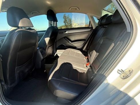 Used 2018 Volkswagen Passat 2.0T R-Line w/ R-Line Lighting Package image 12