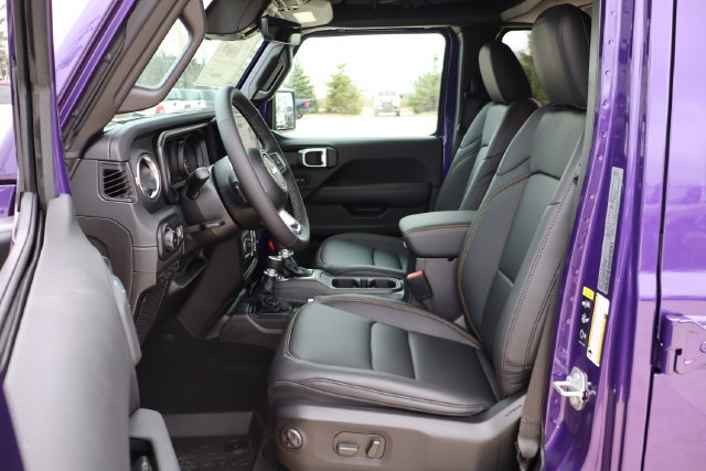 New 2026 Jeep Wrangler Unlimited Sahara AWD/4WD image 16