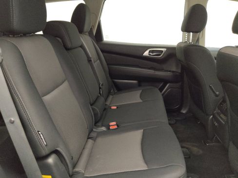 Used 2020 Nissan Pathfinder SV FWD image 19