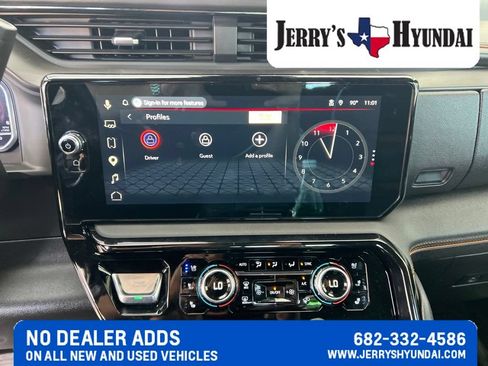 Used 2025 GMC Sierra 2500 AT4 w/ AT4 Premium Plus Package AWD/4WD image 12