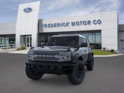 New 2026 Ford Bronco Badlands w/ Sasquatch Package image 2