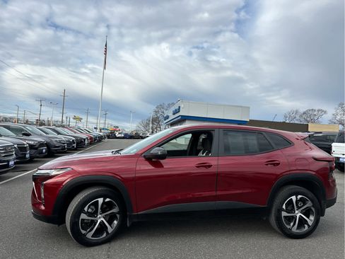 Certified 2024 Chevrolet Trax RS w/ Driver Confidence Package image 6