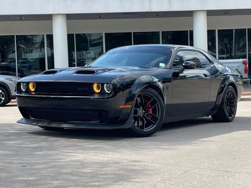 Used 2023 Dodge Challenger SRT Hellcat RWD image 2