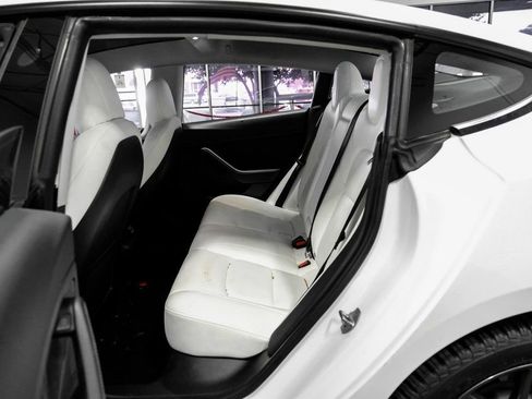 Used 2021 Tesla Model 3 Standard Range Plus image 29