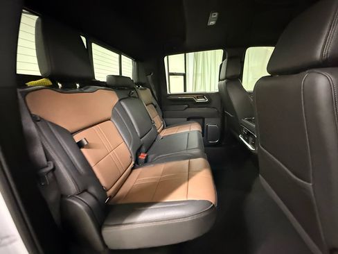 Used 2024 Chevrolet Silverado 2500 High Country AWD/4WD image 22