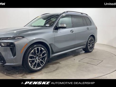 Used 2023 BMW X7 xDrive40i w/ M Sport Package image 4