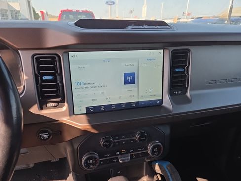 Used 2023 Ford Bronco Outer Banks AWD/4WD image 11