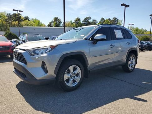 Used 2020 Toyota RAV4 XLE w/ All Weather Liner Package FWD image 3