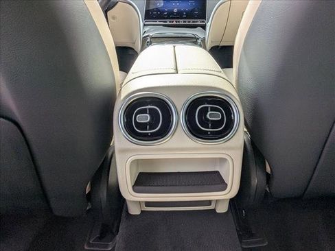 Used 2025 Mercedes-Benz C 300 Sedan image 18