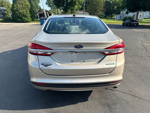 Used 2018 Ford Fusion S FWD image 4