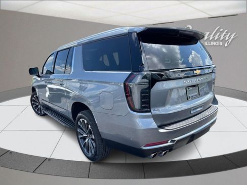 Used 2025 Chevrolet Suburban High Country w/ Sun And Tow Package AWD/4WD image 6