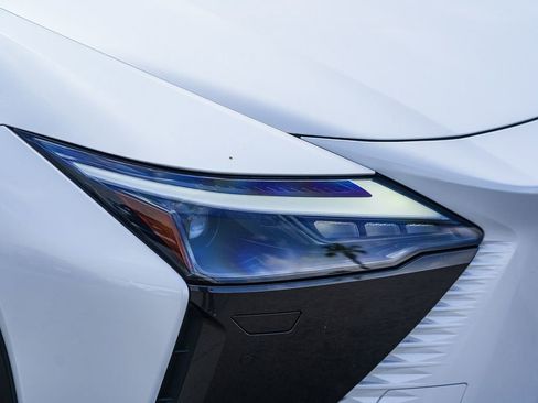 Used 2023 Lexus RZ 450e Premium w/ Technology Package image 2