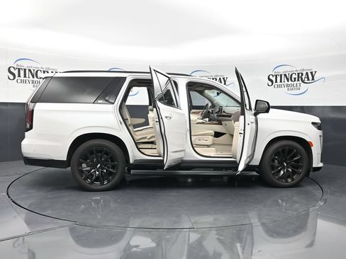 Used 2023 Cadillac Escalade Sport Platinum w/ LPO, ONYX Package AWD/4WD image 39