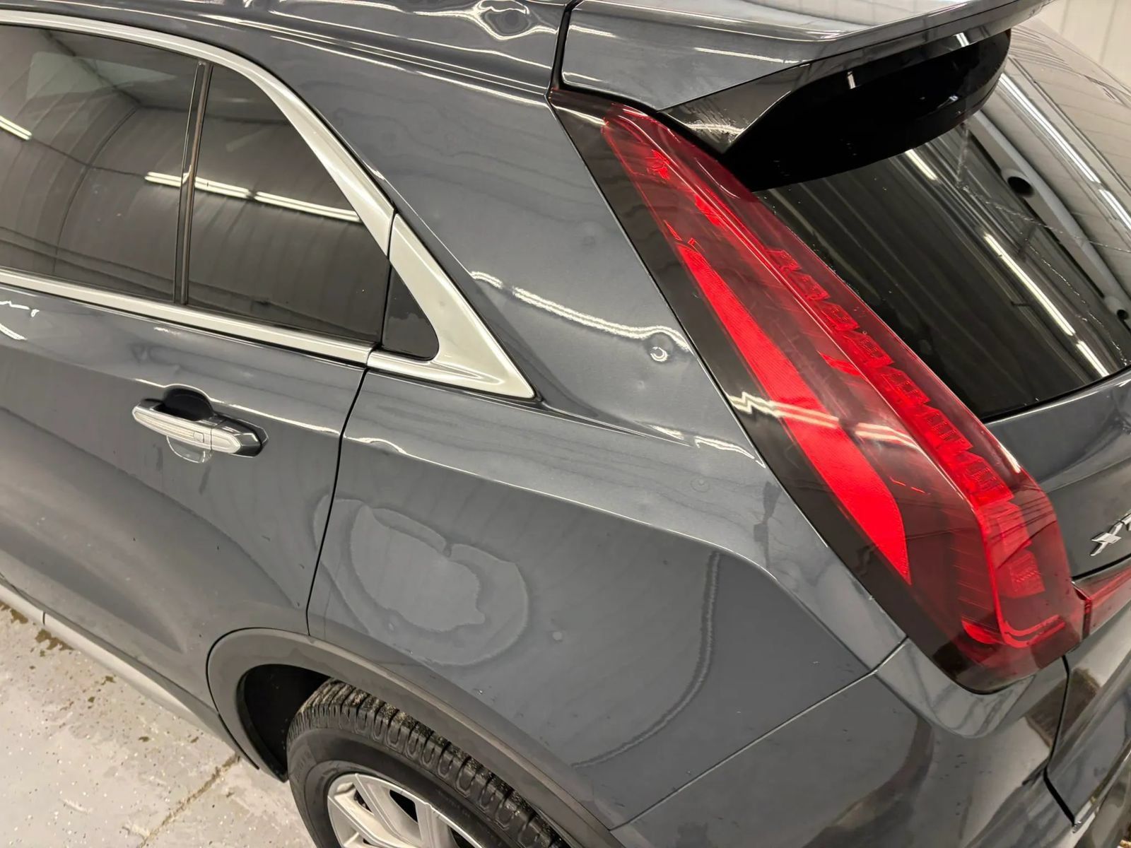 Used 2020 Cadillac XT4 Premium Luxury w/ Technology Package FWD image 22