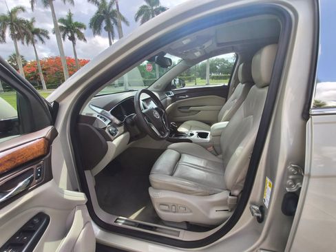 Used 2013 Cadillac SRX Luxury FWD image 10
