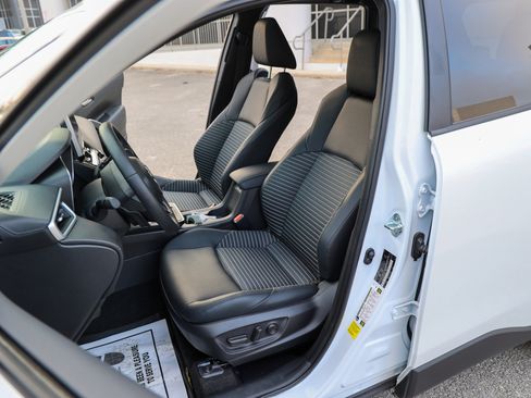 Used 2026 Toyota Corolla Cross XSE w/ Convenience Package image 43