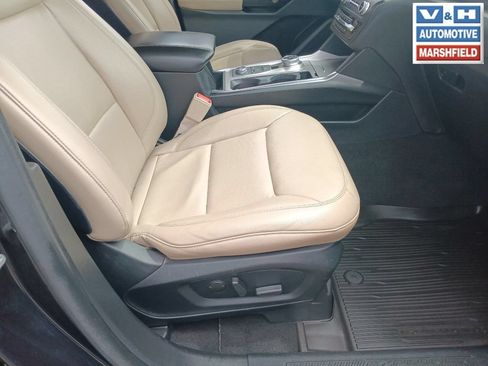 Used 2020 Ford Explorer XLT w/ Equipment Group 202A AWD/4WD image 13