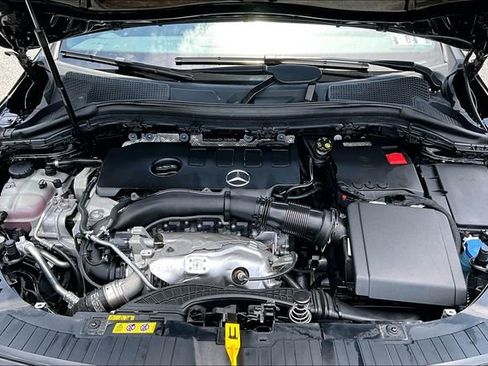 Certified 2023 Mercedes-Benz GLA 250 4MATIC image 33
