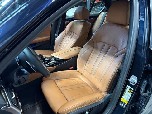 Used 2023 BMW M550i xDrive image 15