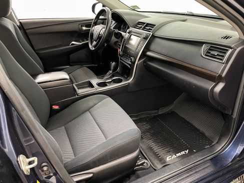 Used 2016 Toyota Camry LE image 33
