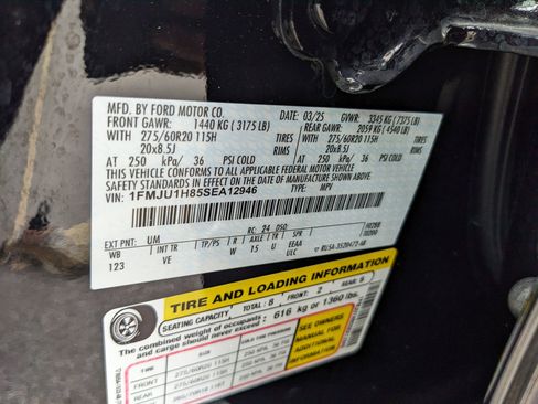 Used 2025 Ford Expedition Active image 34