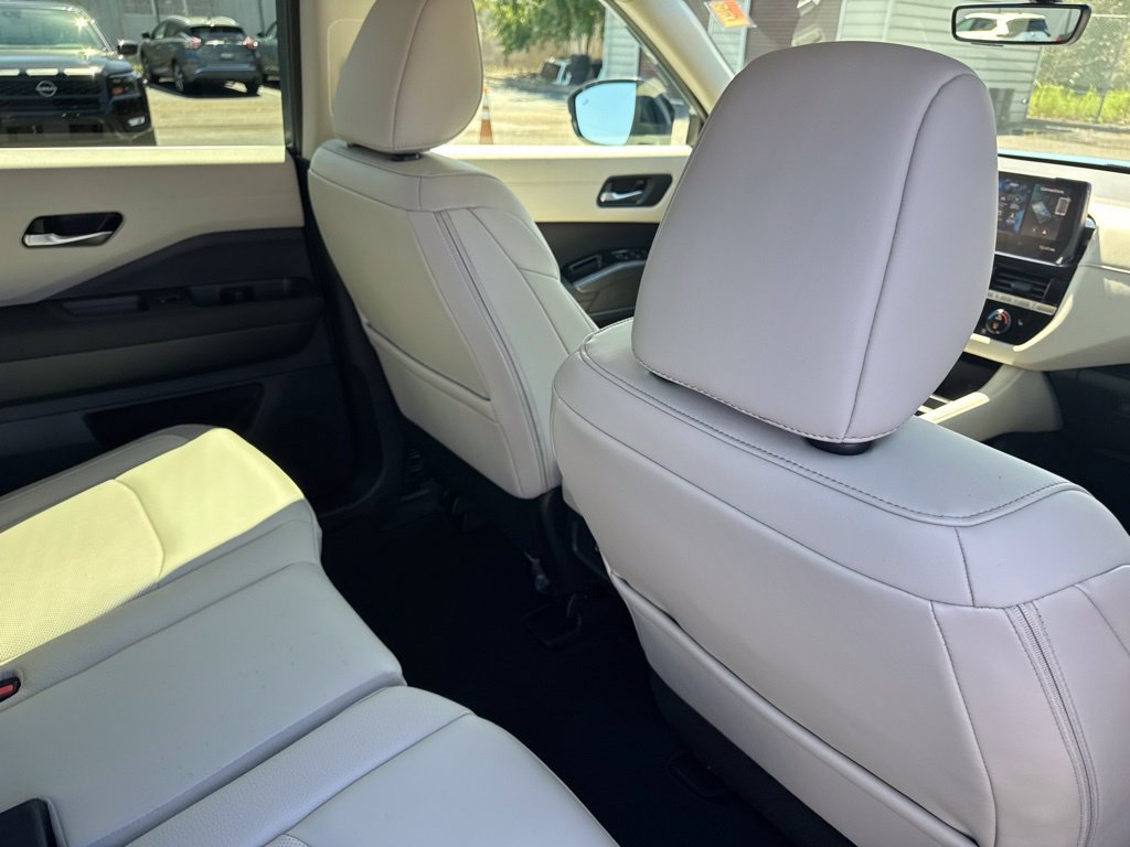 New 2026 Nissan Pathfinder SL FWD image 21