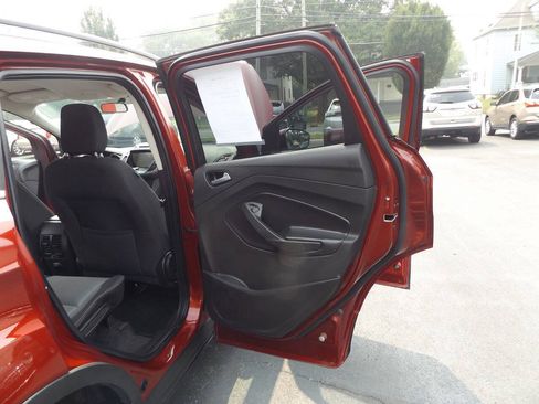 Used 2018 Ford Escape SE w/ SE Sync 3 Package AWD/4WD image 26