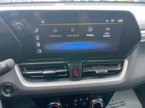Used 2025 Chevrolet TrailBlazer LT AWD/4WD image 32