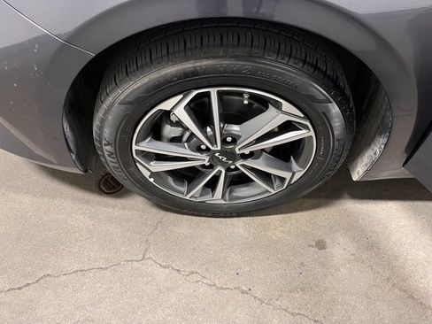Used 2023 Kia Forte LXS image 29
