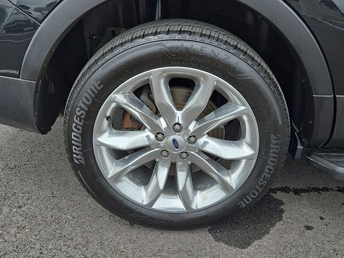 Used 2014 Ford Explorer XLT w/ Equipment Group 202A image 7