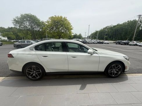 Used 2026 BMW 530i xDrive w/ Executive Package image 6