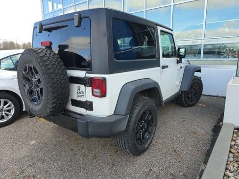 Used 2016 Jeep Wrangler Sport image 3