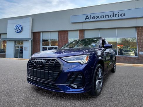 Used 2024 Audi Q3 2.0T Premium w/ Convenience Package AWD/4WD image 1