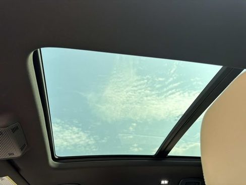 Used 2024 Volkswagen Atlas Cross Sport SE w/ Panoramic Sunroof Package FWD image 24