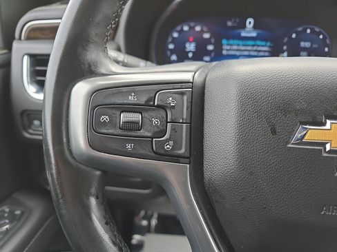 Used 2023 Chevrolet Suburban Premier image 22