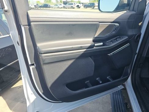 Used 2025 Ford Expedition Platinum AWD/4WD image 7