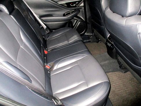 Used 2021 Subaru Outback Limited image 11