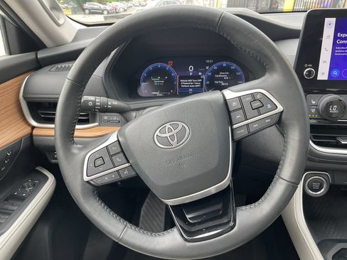 Certified 2024 Toyota Grand Highlander AWD image 16