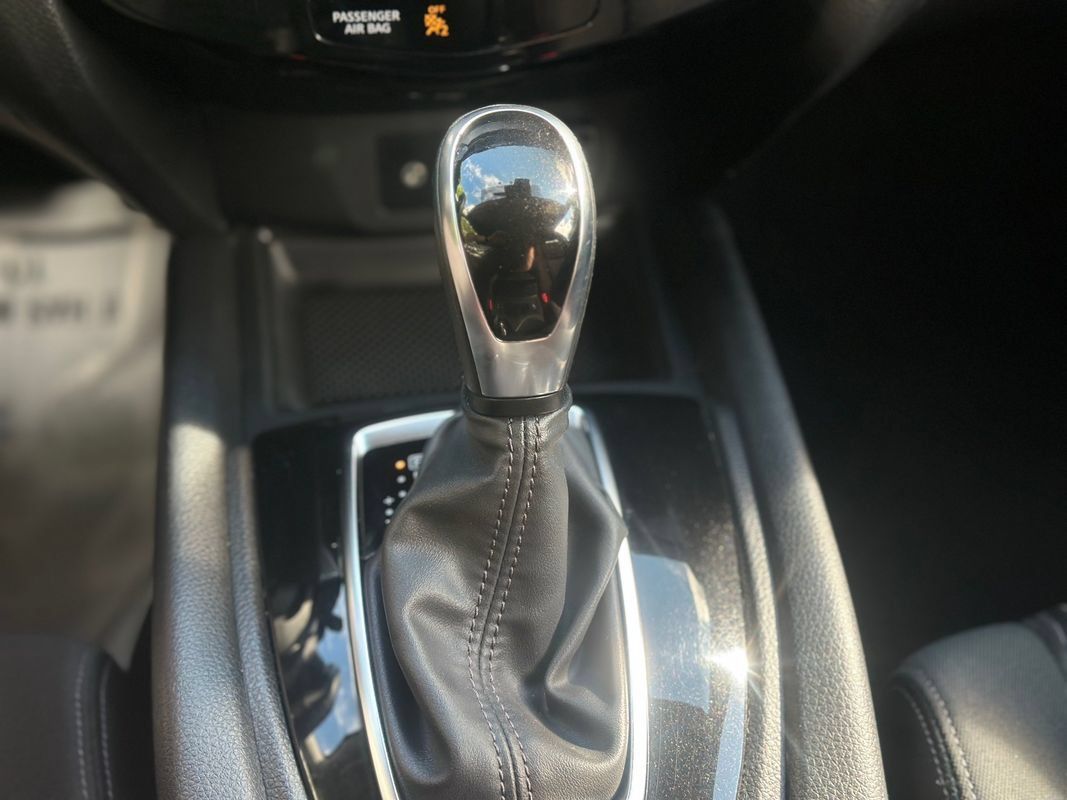 Used 2020 Nissan Rogue SV AWD/4WD image 13