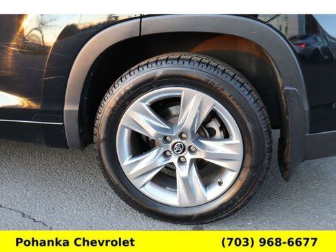 Used 2017 Toyota Highlander Limited image 32