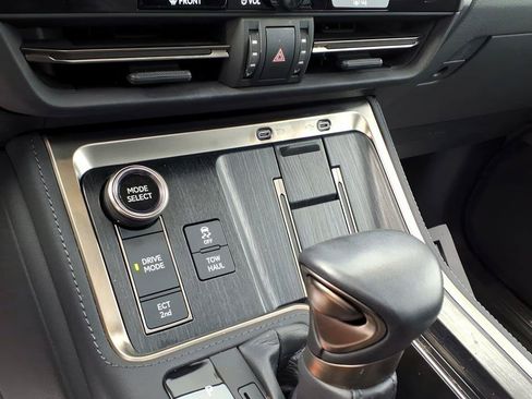 Used 2024 Lexus GX 550 w/ Accessory Package (2T) AWD/4WD image 21