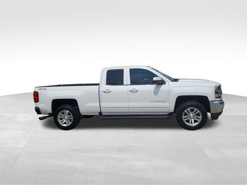 Used 2017 Chevrolet Silverado 1500 LT w/ All Star Edition AWD/4WD image 3