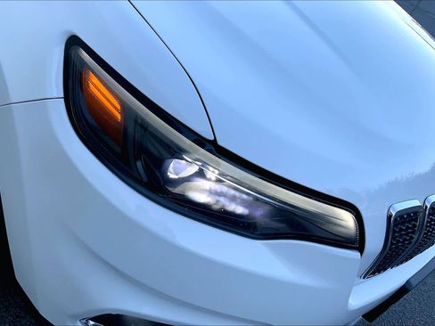 Used 2022 Jeep Cherokee Limited w/ Mopar Interior Package image 27