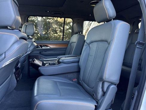 Used 2022 Jeep Grand Wagoneer Series II w/ Convenience Group III AWD/4WD image 16