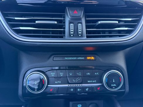 Used 2022 Ford Escape SEL w/ Technology Package image 11