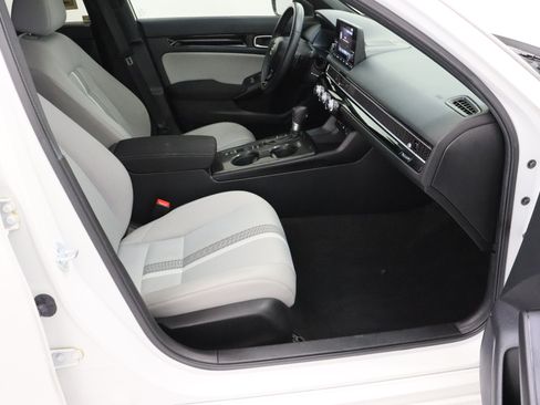 Used 2025 Honda Civic Sport image 36