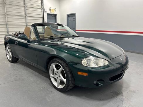 Used 2001 MAZDA MX-5 Miata Base image 18
