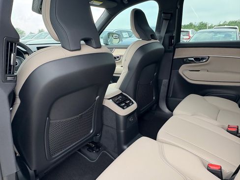 New 2025 Volvo XC90 T8 Core image 22
