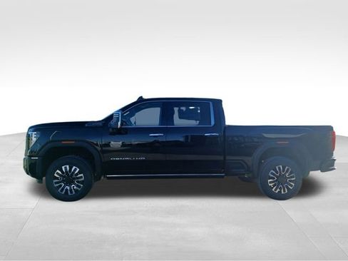 New 2026 GMC Sierra 2500 Denali Ultimate w/ LPO, Black Badging Package image 2