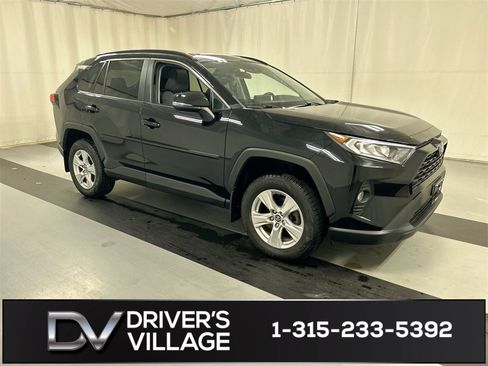 Used 2019 Toyota RAV4 XLE image 1